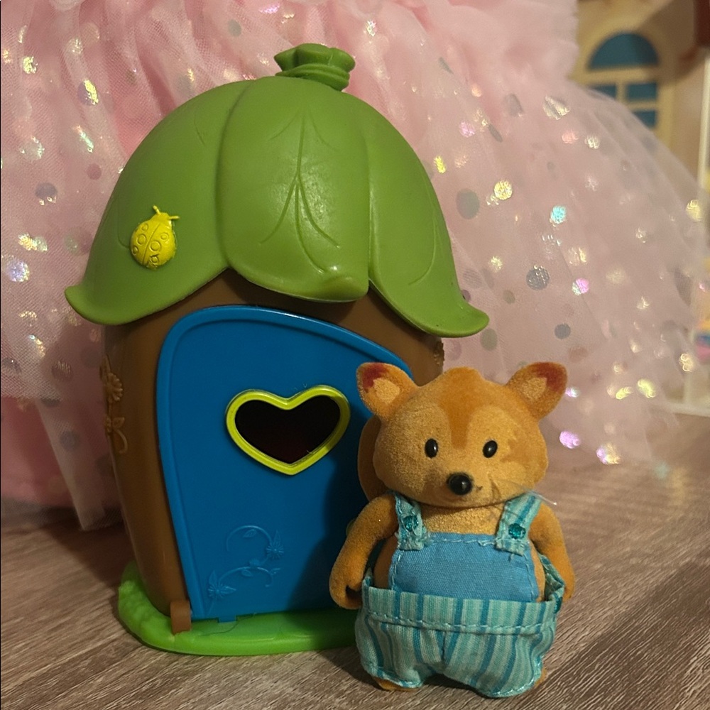 Li’l Woodzeez Fox Toy with Leaf House